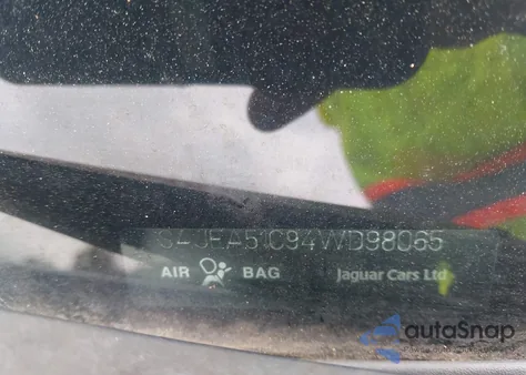 2004 Jaguar X-Type 3.0 z USA, uszkodzony, nr VIN SAJEA51C94WD98065